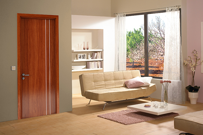 Cửa gỗ tự nhiên giá rẻ tại Tân Bình