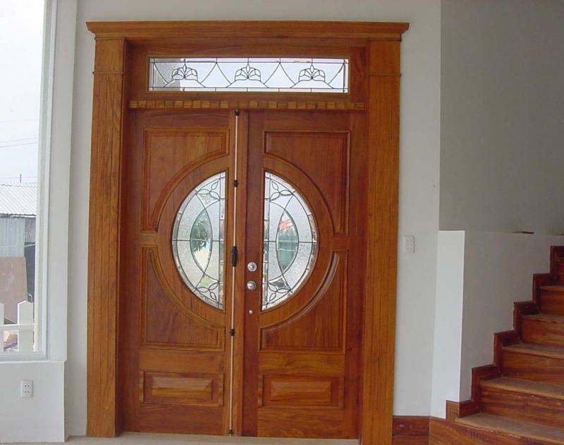 Chọn cửa an toàn, hiện đại cho nhà chung cư